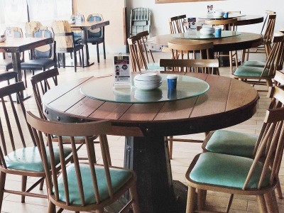 湘菜餐厅实木桌椅定做 橡木餐桌/条凳家具来图定制 厨嫂当家桌椅