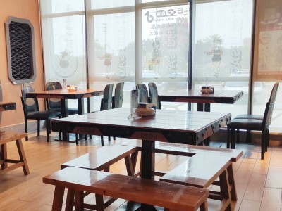 湘菜餐厅实木桌椅定做 橡木餐桌/条凳家具来图定制 厨嫂当家桌椅图3