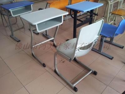 广东工厂定制塑料课桌椅环保简约中小学生培训书桌带靠背来样加工图5