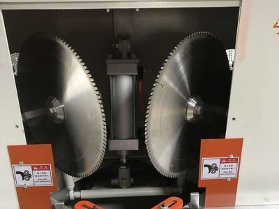 45度切角机铝合金型材45度切割锯 相框画框门框精密双头切角机图3