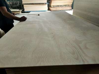 厂家生产桃花芯家具板 桉木胶合板 超平家具板 木饰面专用板