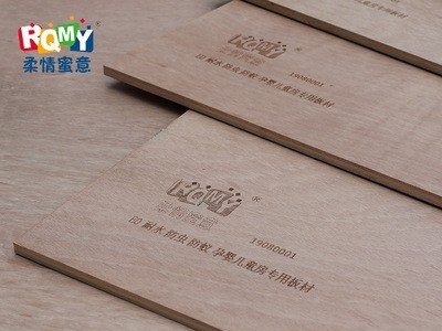 白栓免漆板家具装修三聚氰胺细木工板办公桌面电视柜板材加工定制图4