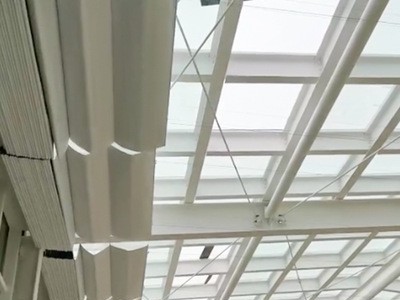 写字楼玻璃阳光房遮阳帘工程卷帘遮光隔热电动天棚帘手动天棚卷帘图2