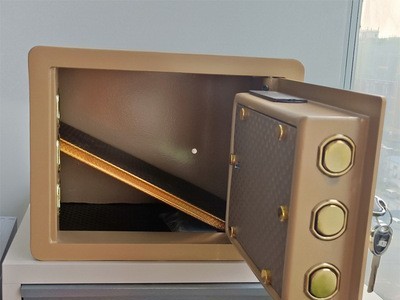 冠威保险柜家用小型30CM电子密码办公全钢防盗入墙迷你保险箱新款图4
