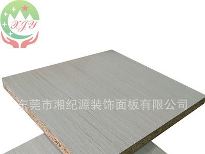 厂家直销衣柜移门装饰苏香桐贴面刨花板 耐磨耐刮室内台面刨花板图3