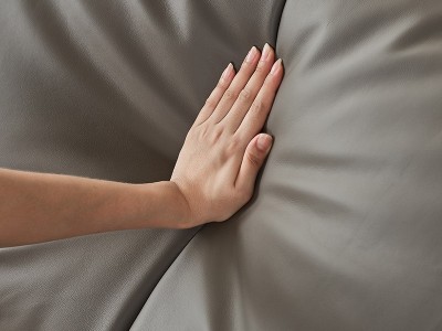 意式真皮床现代简约双人主卧室轻奢床北欧头层牛皮软包床1.8婚床图3