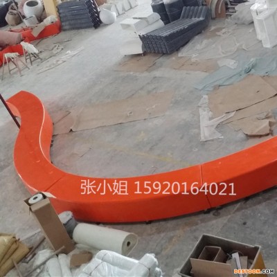 云朵玻璃钢休闲椅座椅组合个性坐凳厂家直销专业生产定制广东肇庆异形玻璃钢休闲椅白色组合木纹效果休闲椅茶几