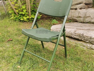 军绿吹塑折叠椅 户外中空吹塑休闲椅 制式营具椅