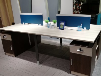 办公家具，稳重，简约四人工作位职员办公桌四人位员工电脑桌椅组合简约现代2/4工作位屏风