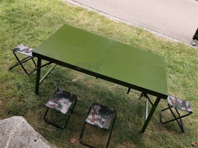 1米3钢制折叠餐桌  军绿便携折叠桌 户外行军会议桌