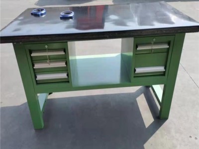 天津工作台  ，佰纳克带吊柜工作台，复合面工作台厂家