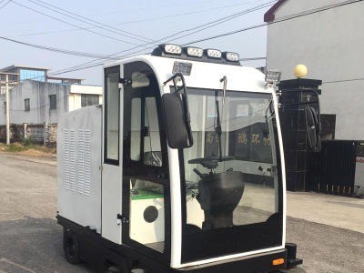驾驶式扫地机车 厂家直销自卸式垃圾箱批发 全封闭扫地机GD-2000 广鹏环保