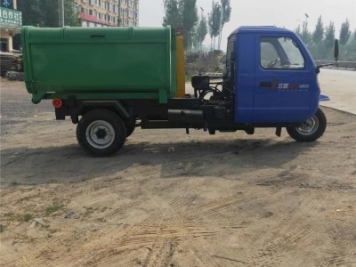 垃圾箱配套三轮勾臂垃圾车 三轮勾臂垃圾车 鹏辉 行情价格图1