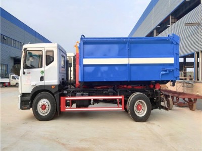 一车配多箱6方建筑垃圾清运车 6方勾臂垃圾箱