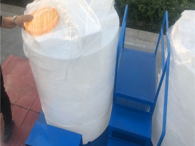 带搅拌机1吨废料溶药箱 1立方自来水塑料加药箱 1000L洗洁精储存PE加药桶