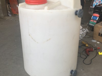 淮安洗洁精搅拌桶 500L溶药罐 肥料桶 pe加药箱搅拌罐