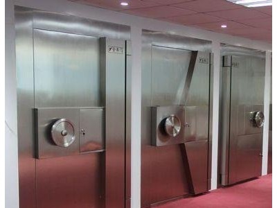 三亚3金库门，国家标准金库门，别墅区专用金库门配置指纹锁