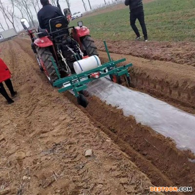 宇悦牌手扶车配套土豆打药覆膜机 起垄打药覆膜机 自走式喷药覆膜机