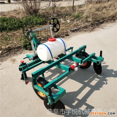 宇悦喷药覆膜机视频   蔬菜大棚地膜机  厂家直销手扶配套使用打药覆膜机YY-30