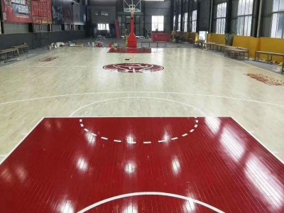 乌鲁木齐 沧利篮球馆木地板 篮球场馆专用运动木地板 进口原木22mm厚