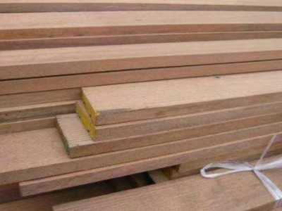 樟子松防腐木板 松木实木板 龙骨支架 室外实木板材 木地板定制
