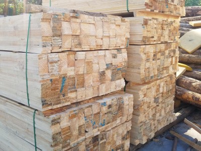 批发新西兰松木  松木板 现加工烘干家具木料 打包松木木条 邦皓木业供应