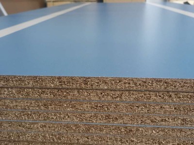 E1级实木颗粒板批发18mm厚木板电脑桌面板加工柜子橱柜板定刨花板