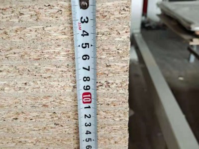 厂家供应实木板材颗粒板刨花板 三聚氰胺板装修木板材批发图4