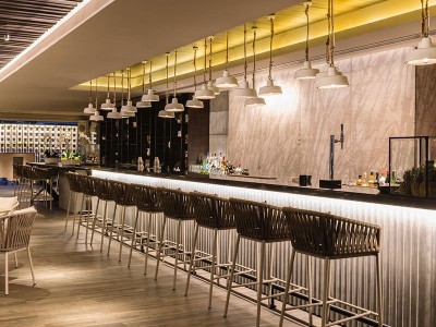 户外吧椅高脚凳家用休闲藤编椅露天酒吧吧台网红咖啡厅餐厅靠背椅图2