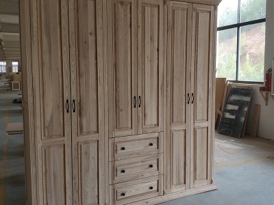 （厂家直销）别墅家具实木衣柜定制描金做旧原木柜门全屋家具定制图3