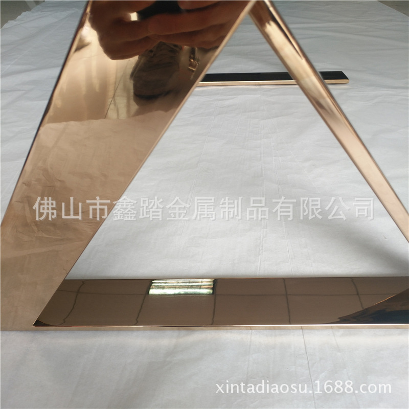 出口迪拜镜面玫瑰金不锈钢茶几支架实物效果图示例图4