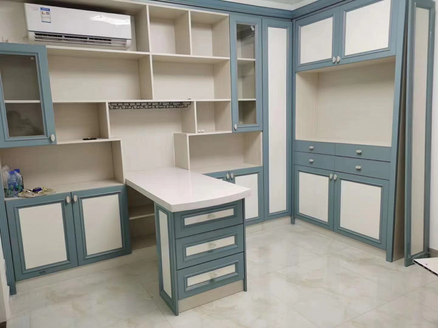 金彩洋整版家居定制全屋定制铝合金衣柜铝合金书柜健康环保