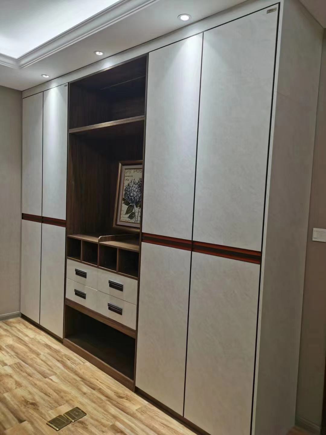 金彩洋整版家居定制衣橱定制铝合金书柜价格