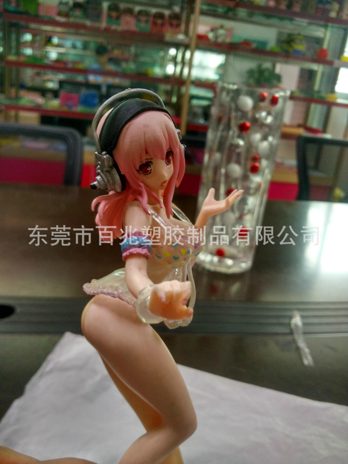 厂家热销  老鹰展翅塑胶装饰品  办公桌饰品定制  欢迎来图来样示例图1