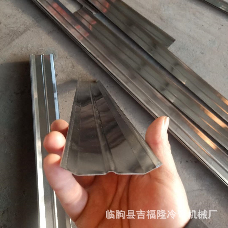 山东文件柜成型设备 铁柜冷弯成型机 办公柜滚压机 厂家直销示例图5