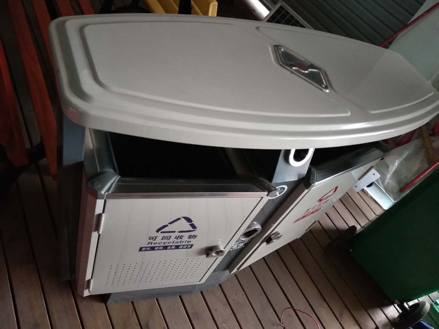 不锈钢垃圾箱塑料垃圾箱室内垃圾箱