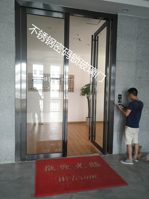深圳密码锁玻璃门维修定做黑钛金玻璃门酒店店铺办公室玻璃门示例图1