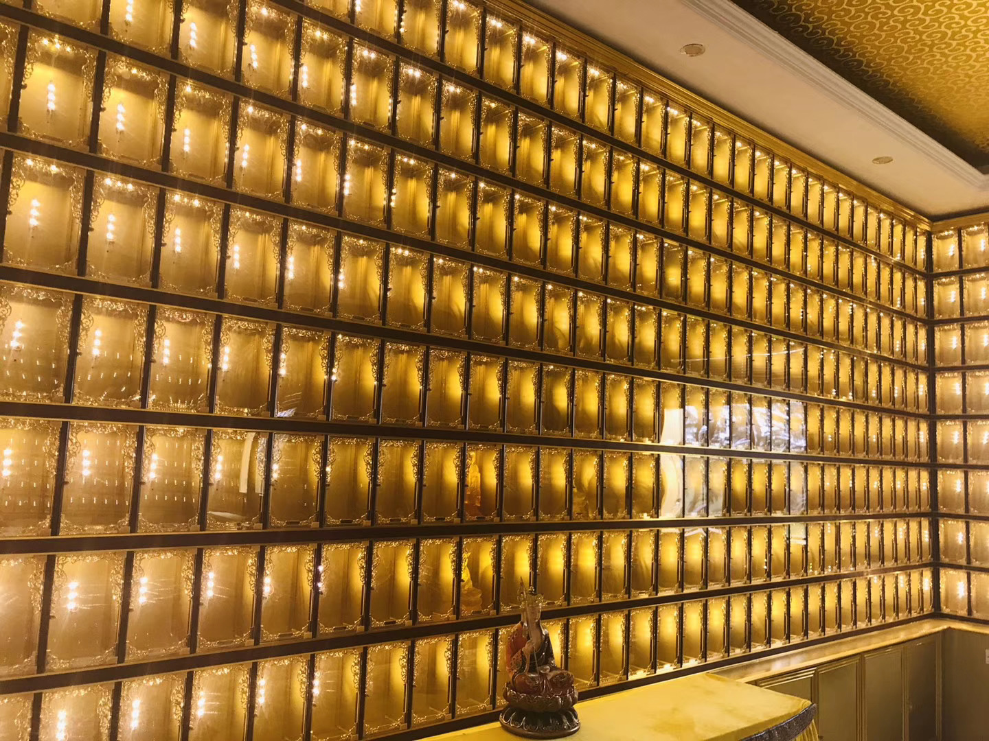 寺庙万佛殿佛龛木雕大型佛龛红木佛龛精雕佛龛图片