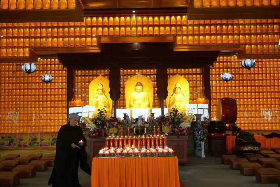 寺庙万佛殿佛龛木雕大型佛龛红木佛龛精雕佛龛图片