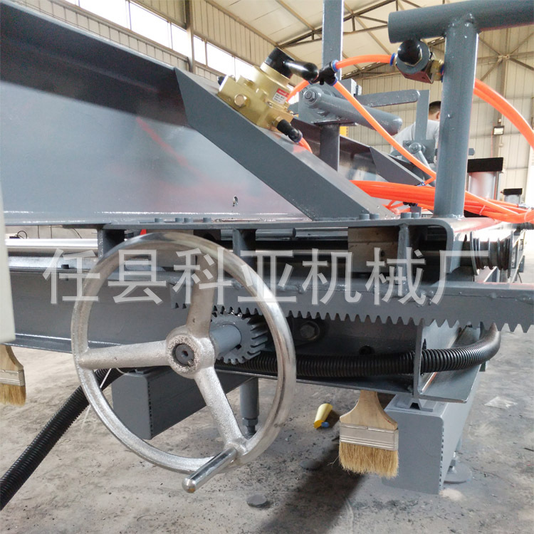 产地货源 品质定制款 红木檀木硬木全自动圆木推台锯示例图10