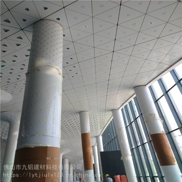 陕西弧形铝单板交货 单曲面铝单板供应 九铝建材
