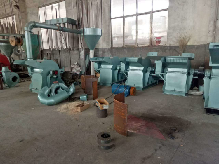 锯末粉碎机设备 复合式木材粉碎机价格 木材粉碎机机械 大型原木粉碎机