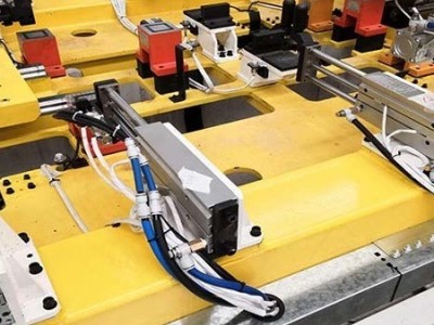 国产焊接机器臂 国产焊接机器人 国产工业机器人生产线 国产自动化焊机 国产自动化焊接技术 赛邦智能