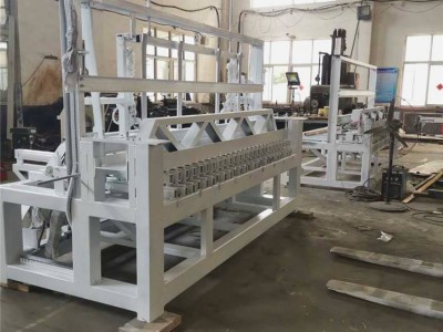 中国山东拼板机_全自动拼板机_木工机械青岛拼板机